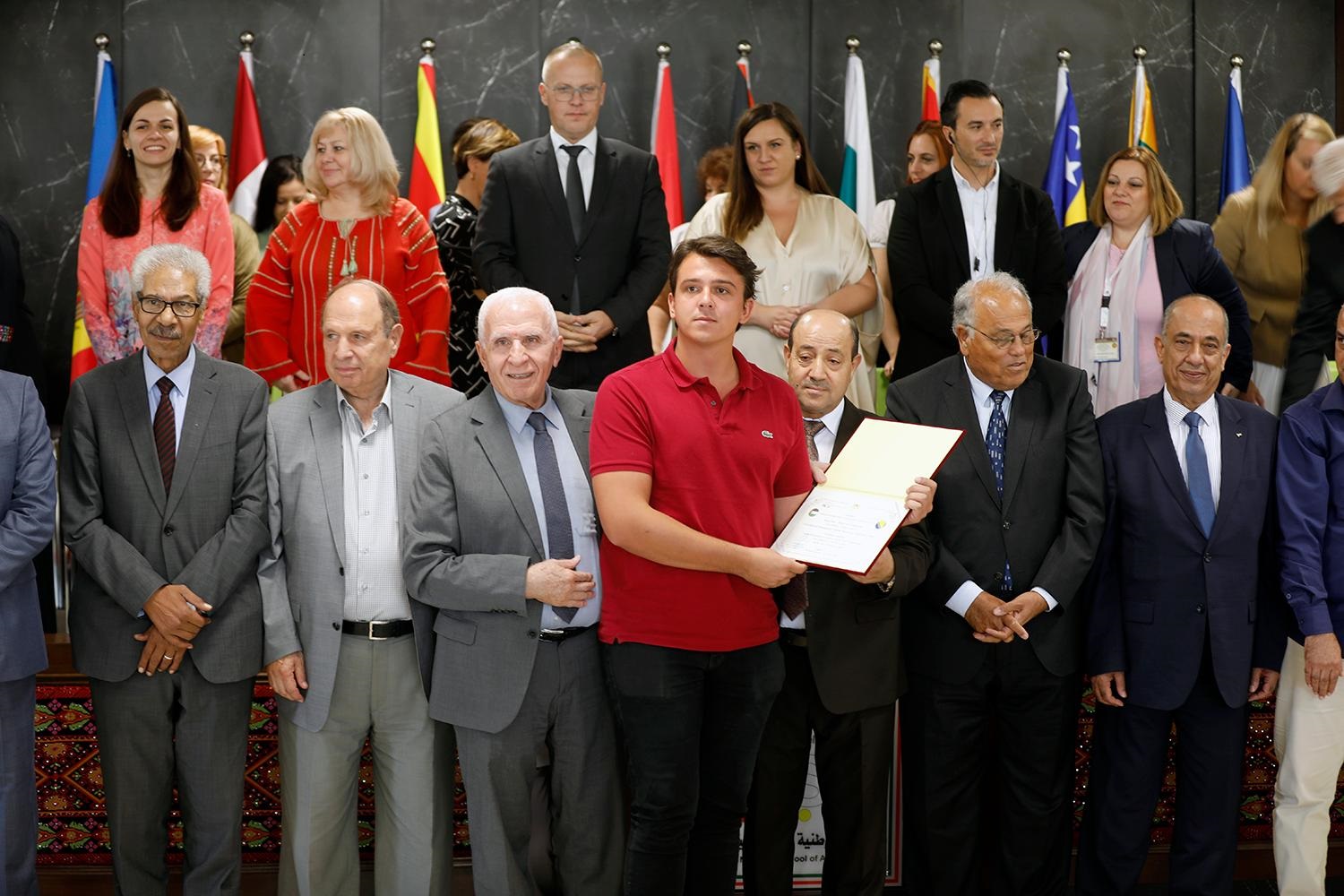 جانب من التخريج